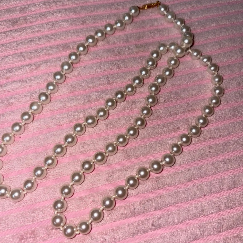 Elegant Akoya White Pearl Necklace